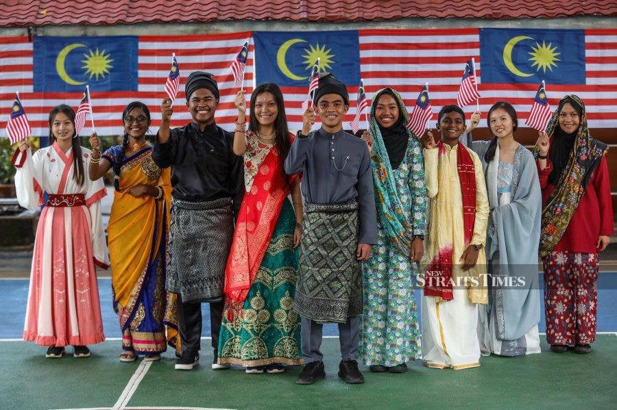 This Aug 25, 2023 file pic shows SMK Chung Hwa Wei Sin students wearing traditional clothes in conjunction with the National Month celebration. -NSTPGHAZALI KORI