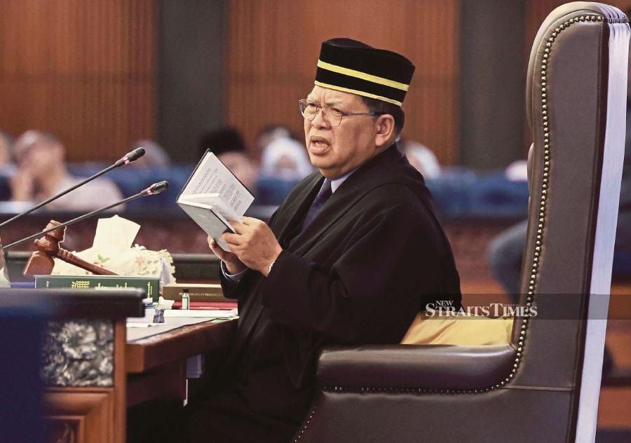 Dewan Rakyat Speaker Tan Sri Johari Abdul says he will make announcements at the start of the upcoming sitting to remind MPs to strictly adhere to the Standing Orders. - NSTP file pic