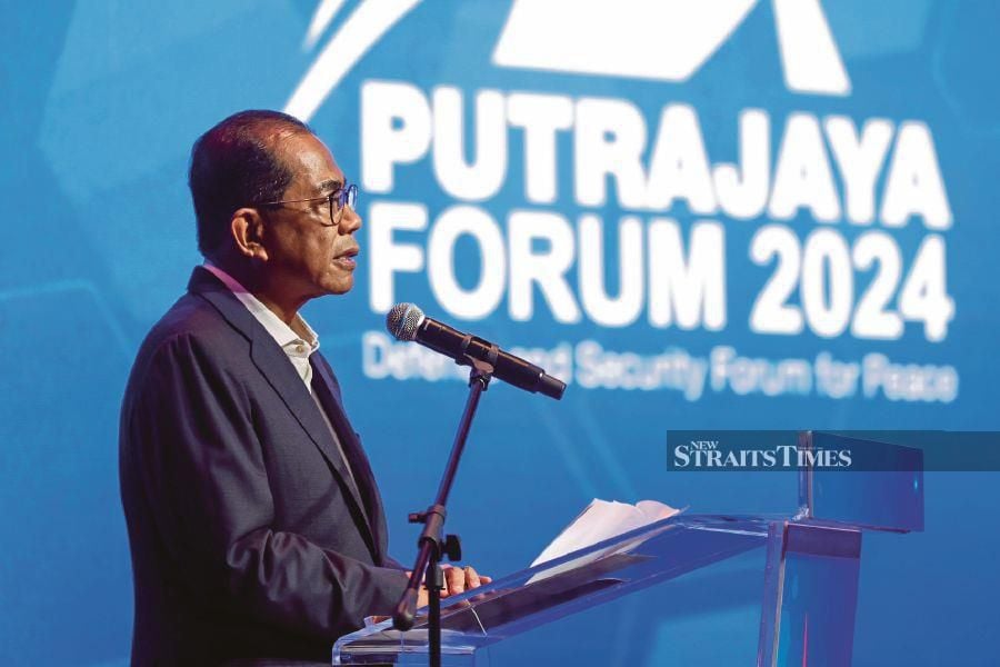 Defence Minister Datuk Seri Mohamed Khaled Nordin give a speech during the Forum Putrajaya 2024 in conjunction The Defence Services Asia (DSA) and National Security (NATSEC) Asia 2024 exhibitions at the Malaysia International Trade and Exhibition Centre. --fotoBERNAMA (2024) COPYRIGHT RESERVED