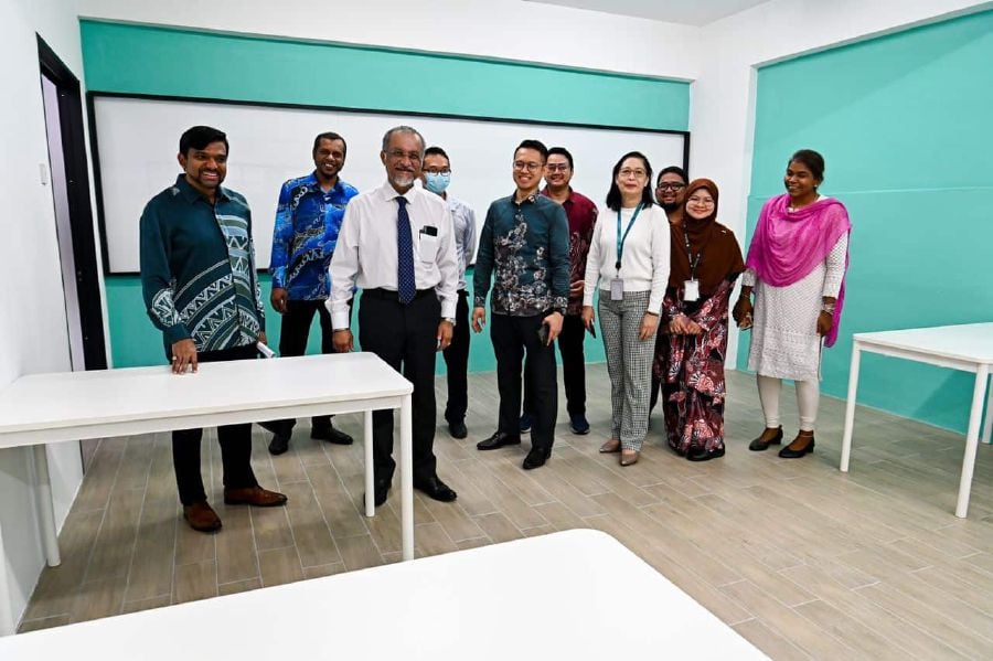 Jaghdeep during his visit to the MakerSpace facility at Taman Harapan, which is set to open soon. - File pic credit (Buletin Mutiara)