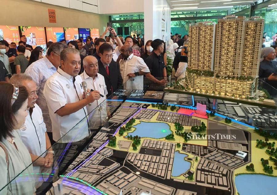 Glomac Bhd has launched the first phase of its Loop City 3-in-1 integrated project with a total estimated gross development value (GDV) of RM1.6 billion in Puchong.