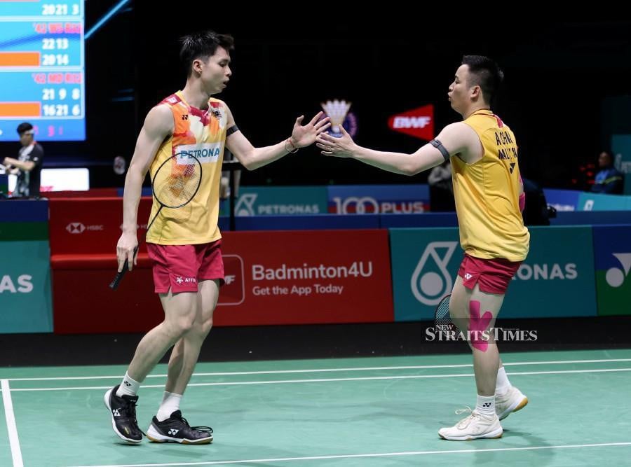 Former world champions Aaron Chia-Soh Wooi Yik have smashed their way into the quarter-finals of the Super 1000 Petronas Malaysia Open. NSTP/ASWADI ALIAS