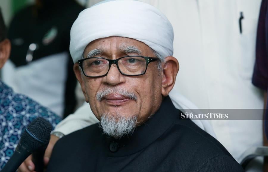 Amidst questions raised over Tan Sri Abdul Hadi Awang’s absence in Parliament, his aide, Mohd Syahir Che Sulaiman has clarified that the Pas president is still not fit for work. NSTP/ROHANIS SHUKRI