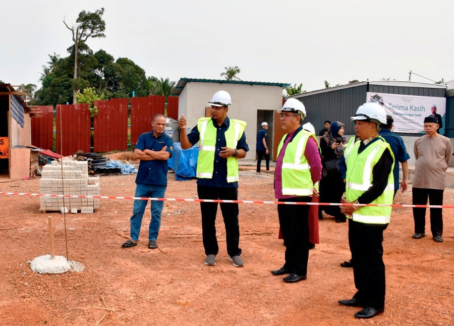 Deputy Defence Minister Adly Zahari said that so far, 4,700 RKAT housing units have been completed in stages. BERNAMA PIC