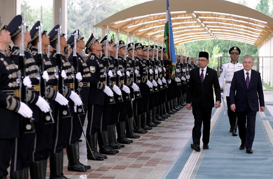 PM Anwar accorded official welcome in Uzbekistan | New Straits Times ...