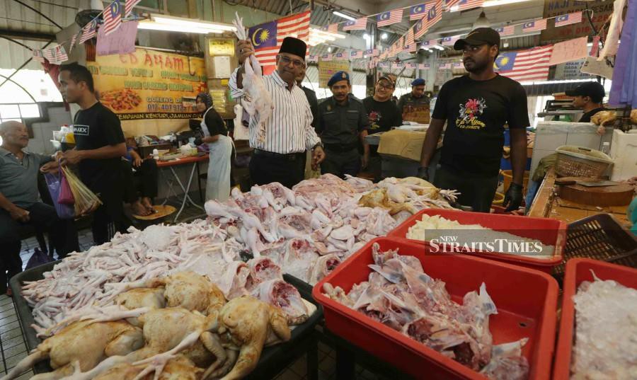 The Domestic Trade and Cost of Living Ministry’s state director Affendi Rajini Kanth said this is based on feedbacks gathered from chicken retailers and suppliers on the supply of the main source of protein for Malaysians. NSTP/SYAHARIM ABIDIN