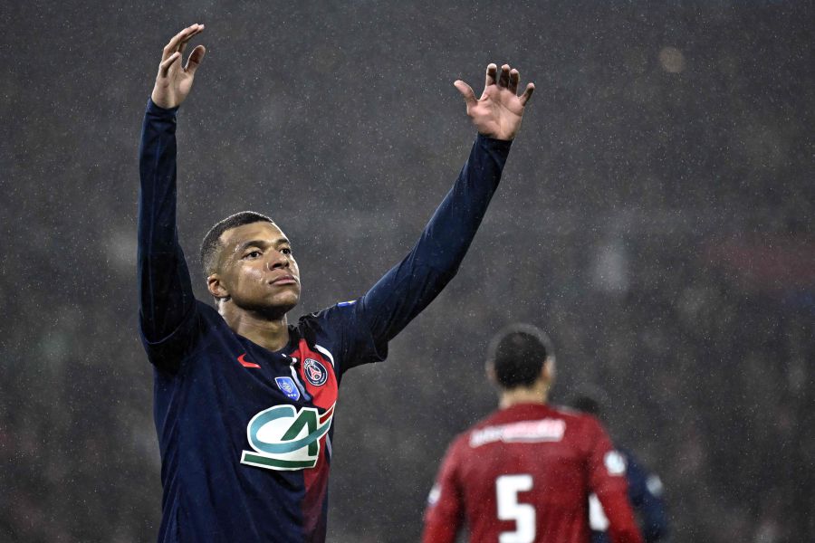 Paris Saint-Germain's French forward #07 Kylian Mbappe reacts after missing a goal opportunity during the French Cup last sixteen football match between Paris Saint-Germain (PSG) and Brest (Stade Brestois 29) at the Parc des princes stadium in Paris, on February 7, 2024. - AFP pic