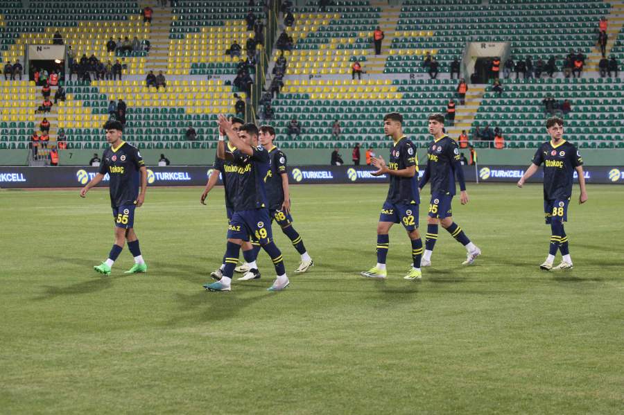 Fenerbahce's players walking off, leading to the match being abandoned, in Sanliurfa, southeast Turkey. - AFP pic