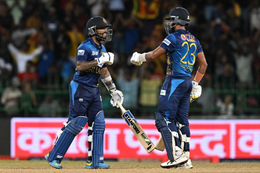 Sri Lanka to push 'harder' in Pakistan test