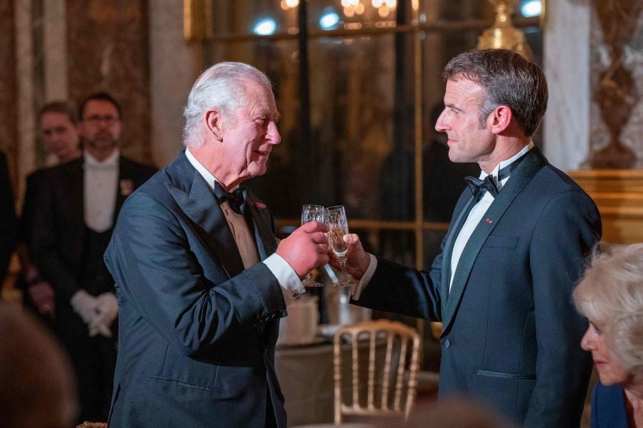 En images. Visite de Charles III : Hugh Grant, Bernard Arnault