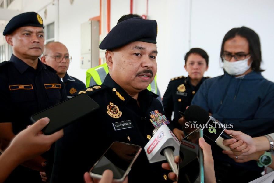Selangor RTD deputy director Ahmad Kamarunzaman Mehat, during a press conference, said the department will focus on more enforcement in strategic locations including black spots in order to reach the operation target. -NSTP/FAIZ ANUAR