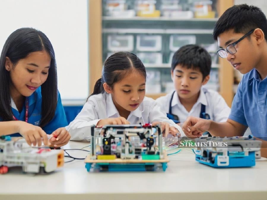There is a decrease in interest among students in Students in Science, Technology, Engineering and Mathematics (STEM). - NSTP file pic, AI-generated image. 