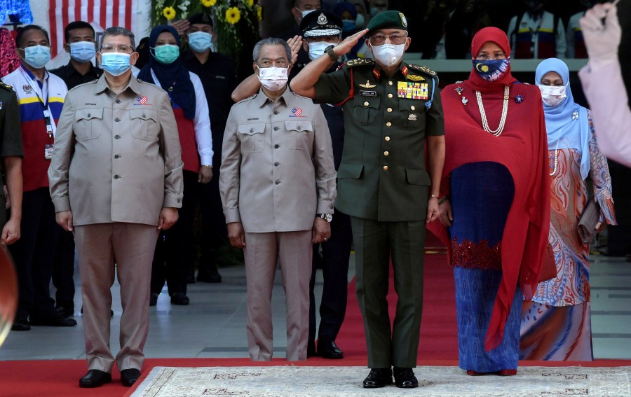 Their Majesties were greeted on arrival by Prime Minister Tan Sri Muhyiddin Yassin and wife, Puan Sri Noorainee Abdul Rahman and Communications and Multimedia Minister Datuk Saifuddin Abdullah and his wife, Datin Norlin Shamsul Bahri. - Bernama pic