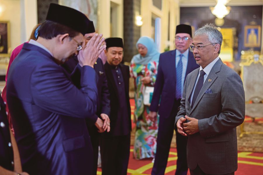 King, Queen leave for Haj | New Straits Times | Malaysia General ...