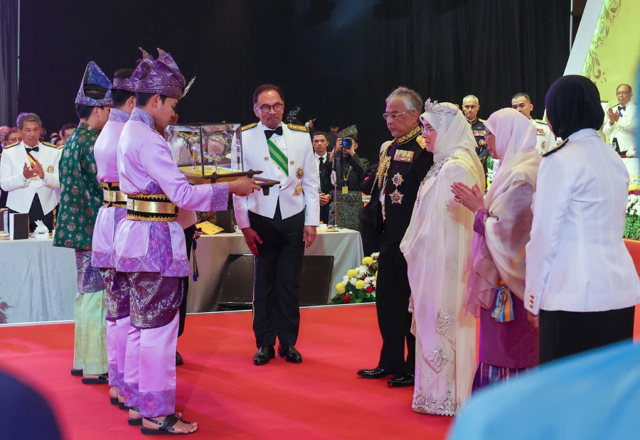 The people have benefitted from King's justice, prudence - PM Anwar ...