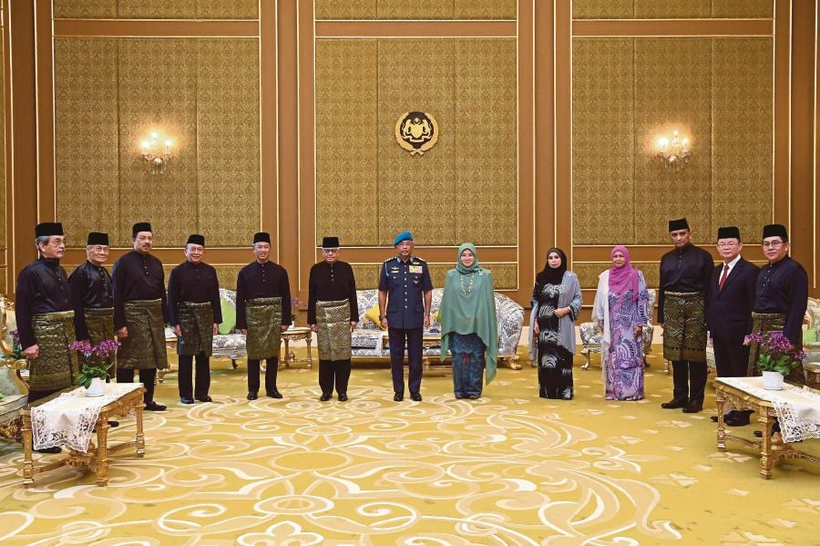 Agong presents instrument of appointment to new Penang governor | New ...