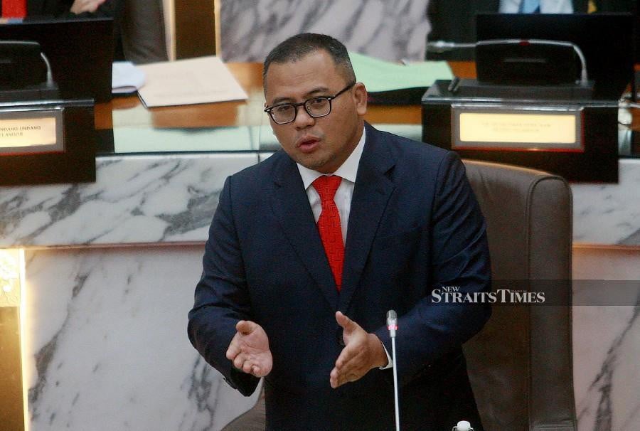 Datuk Seri Amirudin Shari during the winding-up session of the First Selangor Plan (RS -1) mid-term review yesterday. - NSTP / FAIZ ANUAR 