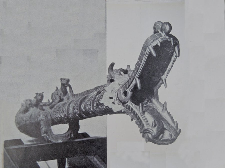 An early Malay cannon with the front section resembling the gaping mouth of a crocodile.