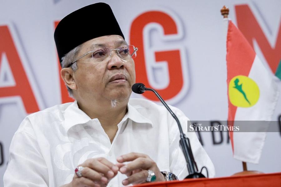 Umno did not wash hands off Utusan, says Annuar | New Straits Times ...