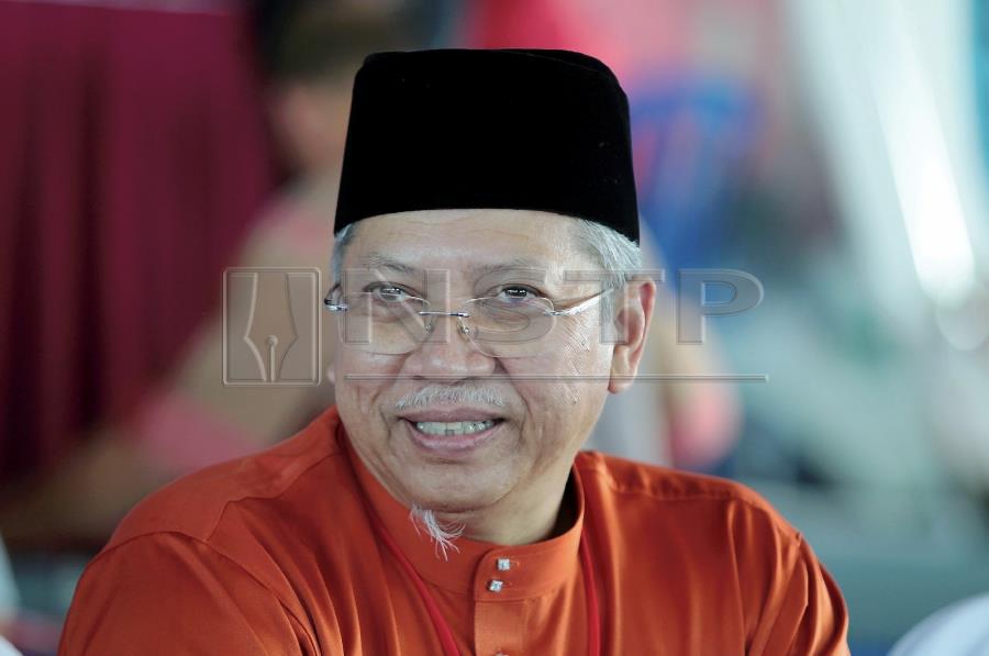 Umno secretary-general Tan Sri Annuar Musa and information chief Datuk Dr Shamsul Anuar Nasarah said PPBM's "provocation" was an indication of the party's intention to prevent Anwar from becoming the eighth prime minister. (NSTP Archive)