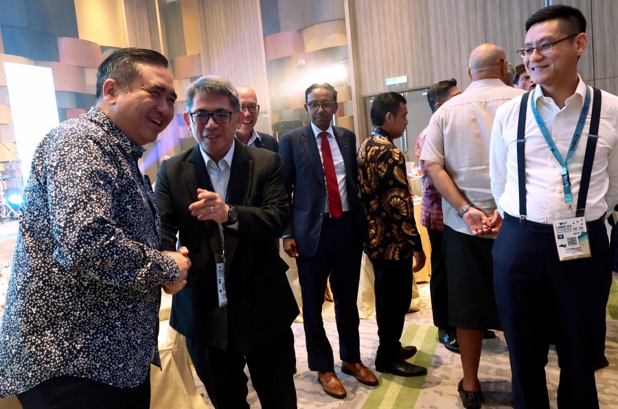 Transport Minister Anthony Loke (left) said these companies in thr commercial aerospace and maritime segments would hsve much opportunity to do so. - Bernama pic