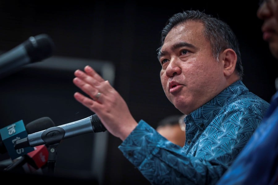 Transport Minister Anthony Loke said the company involved was responsible for all the transit containers that needed to be removed. BERNAMA PIC