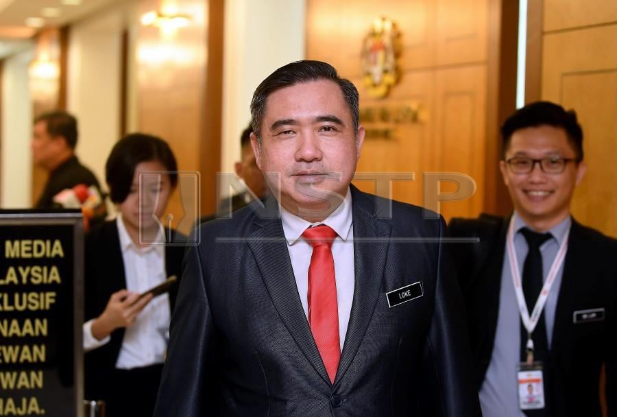 Transport Minister Anthony Loke Siew Fook said yesterday that the amendment to the Act would enable local councils to remove abandoned vehicles within their jurisdiction. BERNAMA (2018) HAK CIPTA TERPELIHARA