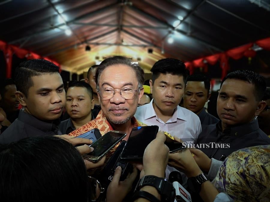 Reacting to the election results, PKR president Datuk Seri Anwar Ibrahim said that it is high time PH stop playing the blame game and take immediate action. -NSTP/HASRIYASYAH SABUDIN