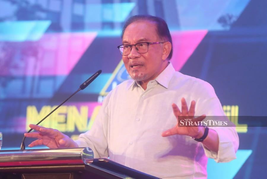 “Let them discuss first,” Prime Minister Datuk Seri Anwar Ibrahim said briefly when asked who would be contesting in the state seat. NSTP/MIKAIL ONG