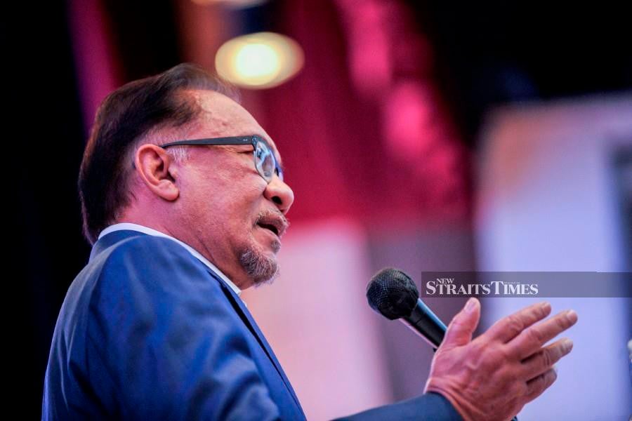 Anwar said government policy should focus on improving the capacity of the SME sector on the back of its high potential, involving a large number of workers. NSTP/AIZUDDIN SAAD