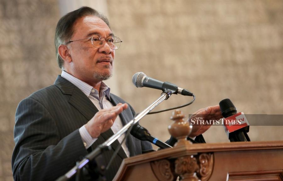 The memorandum also called for party president Datuk Seri Anwar Ibrahim to apologise over the sacking of Zakaria and party member Ismail Dulhadi. NSTP/SALHANI IBRAHIM