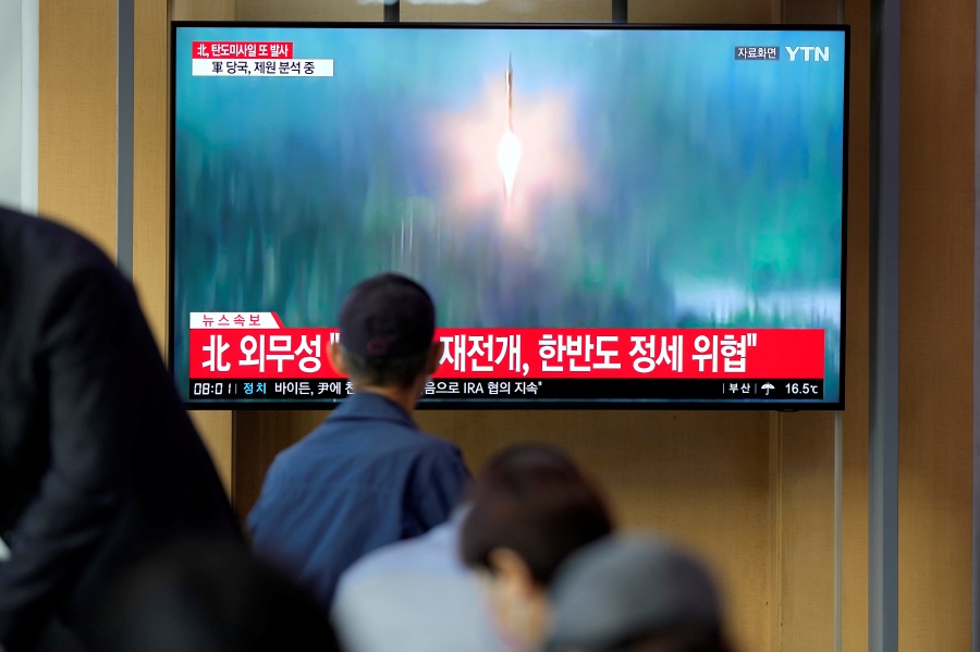 A TV screen showing a news program reporting about North Korea's missile launch with file footage, is seen at the Seoul Railway Station in Seoul, South Korea. - AP Pic