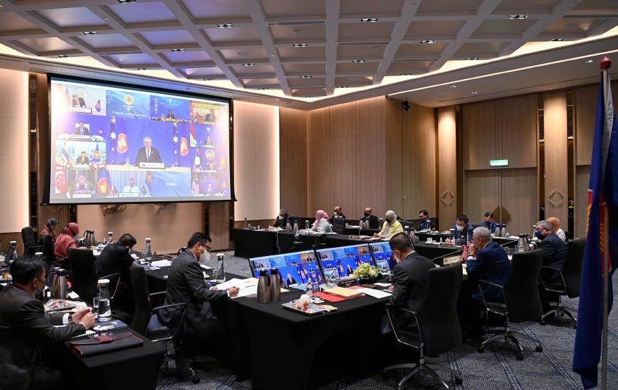 Asean Concludes Summits With Members Resolute In Emerging Stronger From 