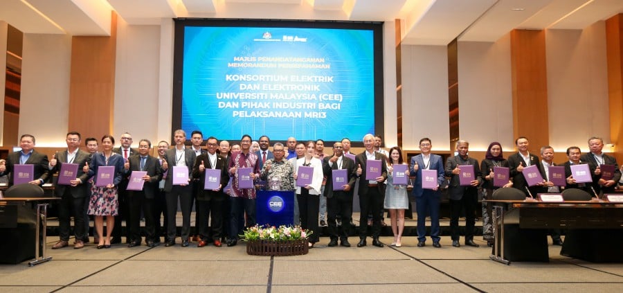 Nineteen public universities are participating in the Higher Education Ministry’s (MoHE) Research and Industry-Infused Incubator (MRI3) programme, previously known as the Industry-Infused Programme (IIP), aimed at developing high-skilled graduates. NSTP/DANIAL SAAD
