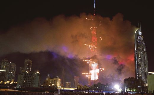 16 injured in fire at Dubai's luxury hotel before New Year celebrations ...