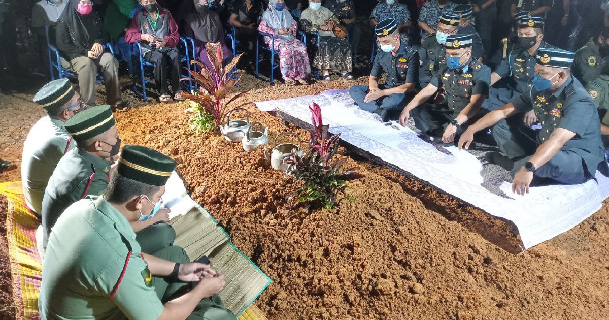 RMAF Hawk 108 pilot Affendi laid to rest | New Straits Times