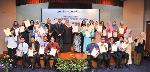 Affinbank Affin Islamic Present Education Excellence Awards To Spm Achievers