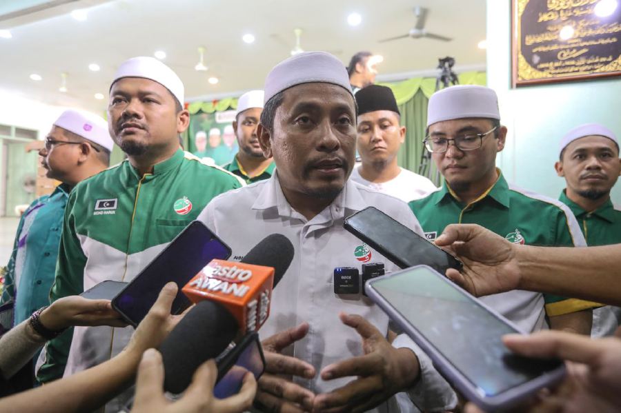 Pas information chief Ahmad Fadhli Shaari said it was premature to make any stand on filing the motion in Dewan Rakyat. FILE PIC