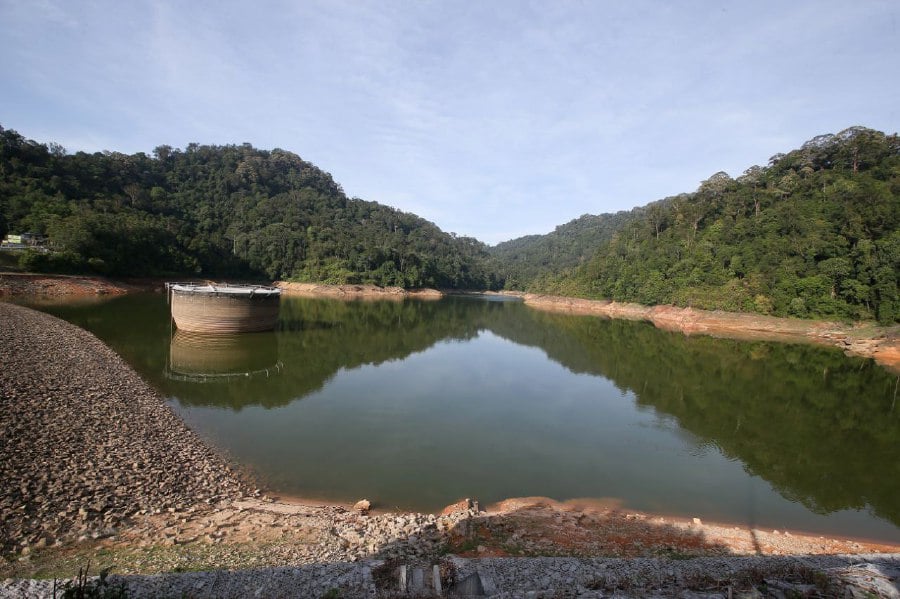 The Penang Water Supply Corporation (PBAPP) has officially written to the SPAN to seek urgent assistance for cloud seeding operations to be carried out in the water catchment areas of the Air Itam Dam and Air Itam WTP.- NSTP file pic