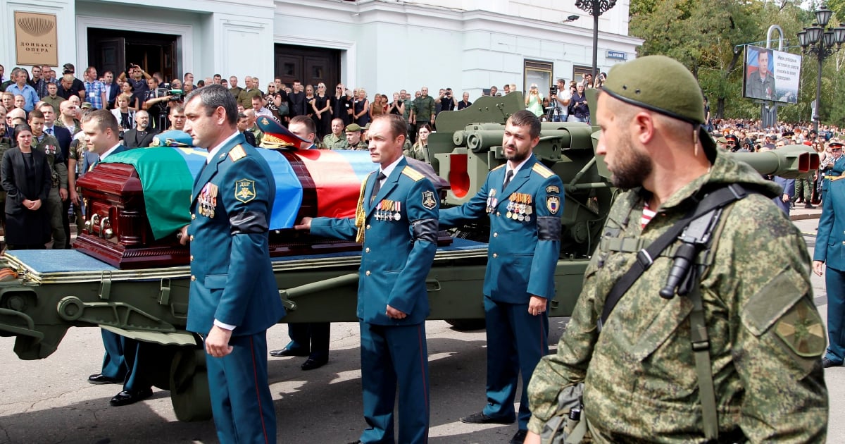 Tens Of Thousands Mourn Murdered Ukraine Rebel 'hero' | New Straits Times