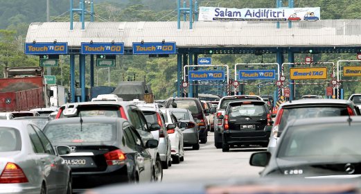 Traffic Flow Slow East Bound At Noon After Gombak Toll Plaza