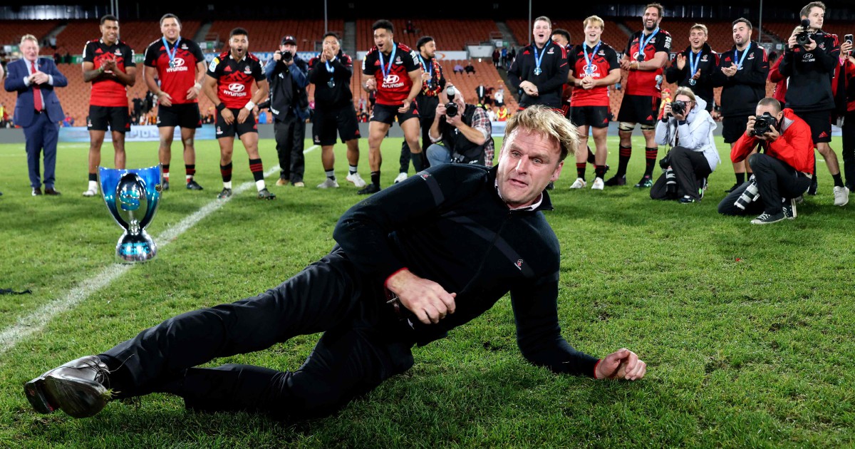 Super Rugby Pacific final: Crusaders claim 25-20 victory over