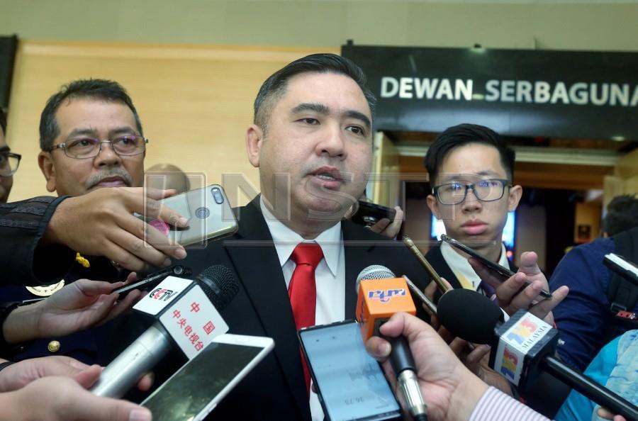 (File pix) Transport Minister, Anthony Loke said the Civil Aviation Authority of Malaysia (CAAM) and the Malaysian Aviation Commission (MAVCOM) would review such requests before approving the application submitted by the respective airlines. NSTP/ Mohd Fadli Hamzah