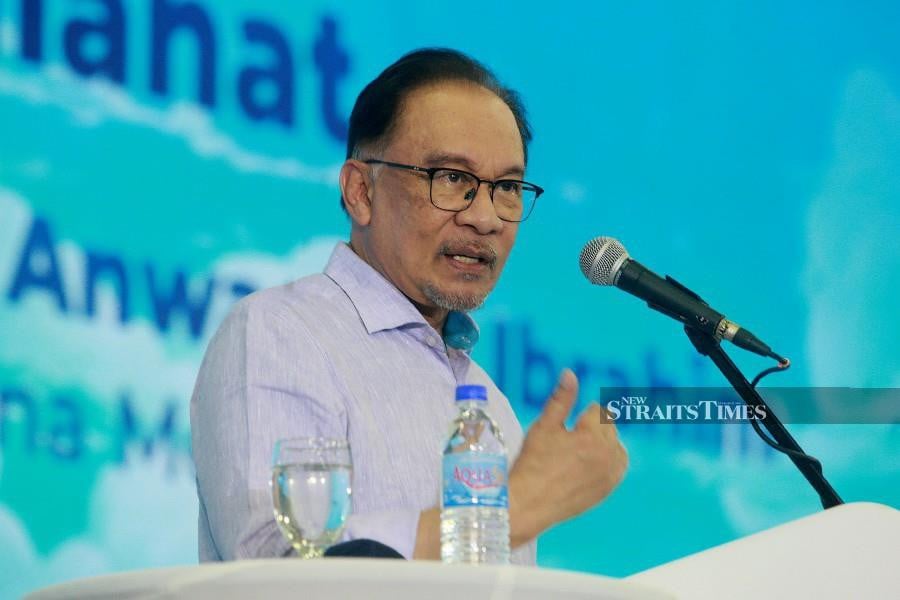 Prime Minister Datuk Seri Anwar Ibrahim said that it is an appropriate time to review the retirement scheme for civil servants this year. - NSTP/ FAIZ ANUAR