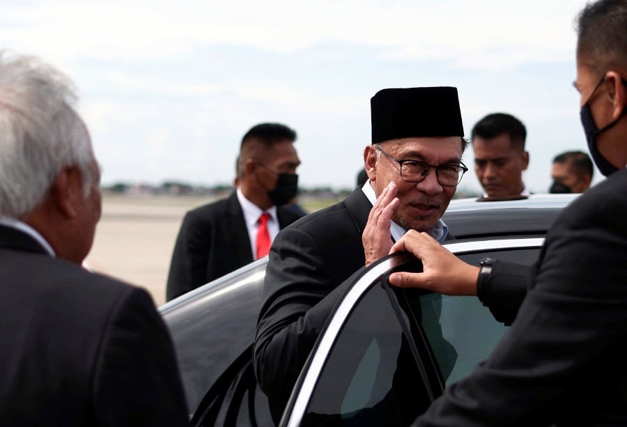 Prime Minister Datuk Seri Anwar Ibrahim is scheduled to hand over 11 inked letters of intent (LoI) valued at about RM1 billion to Jakarta for Malaysian companies to participate in Nusantara’s development. - Bernama pic