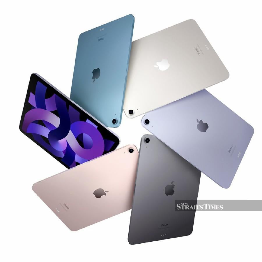 The iPad Air, in 64GB and 256GB configurations, comes in space grey, starlight, pink, purple, and blue finishes.