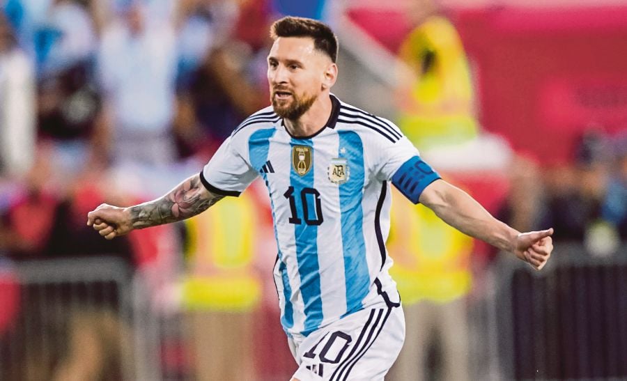 From one No.10 to another: Messi's dedication to Maradona