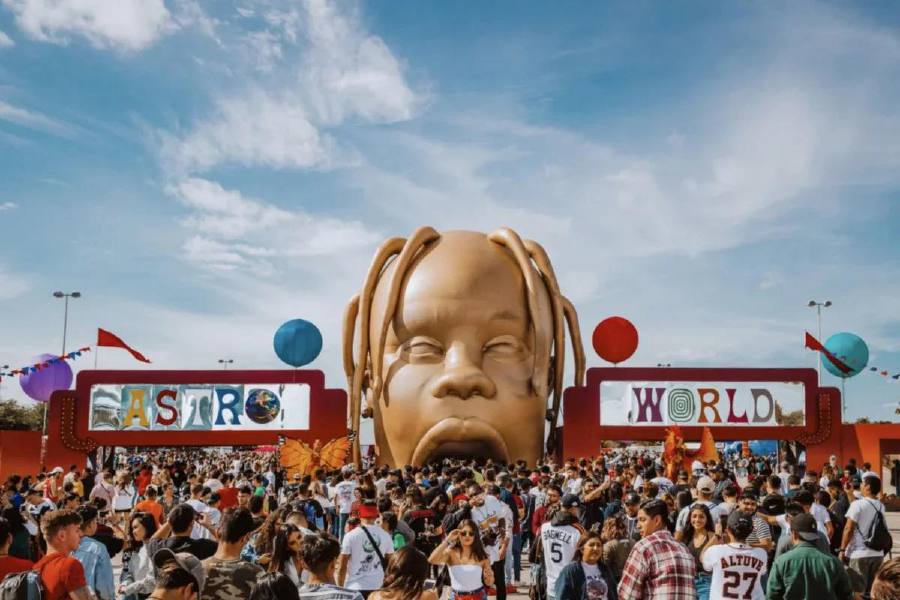 8 people dead and several are hurt at a Astroworld music festival