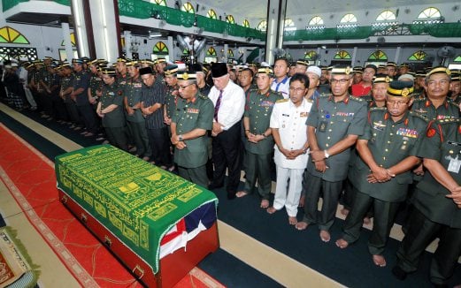 Remains of Msian defence attache to Indonesia laid to rest [VIDEO ...