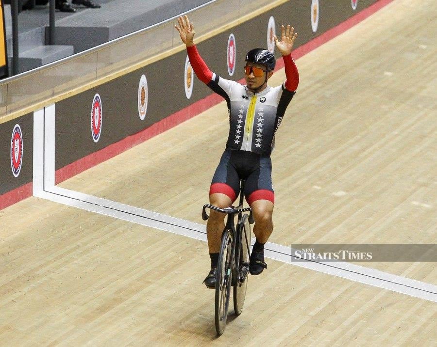 National track cycling head coach John Beasley will be closely monitoring the progress of Azizulhasni Awang at the Adelaide leg of the UCI Track Nation’s Cup, which starts on Friday. - NSTP/AZRUL EDHAM